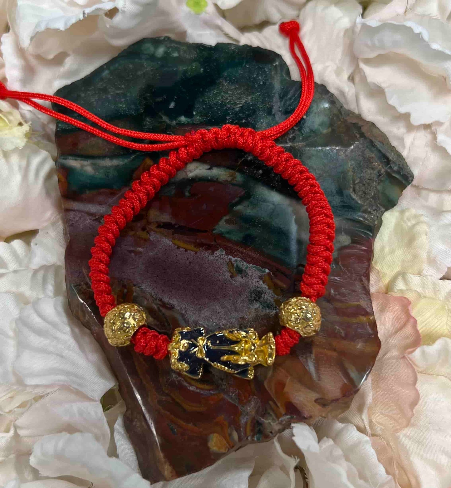 Bracelet Pixiu fil noir/rouge new