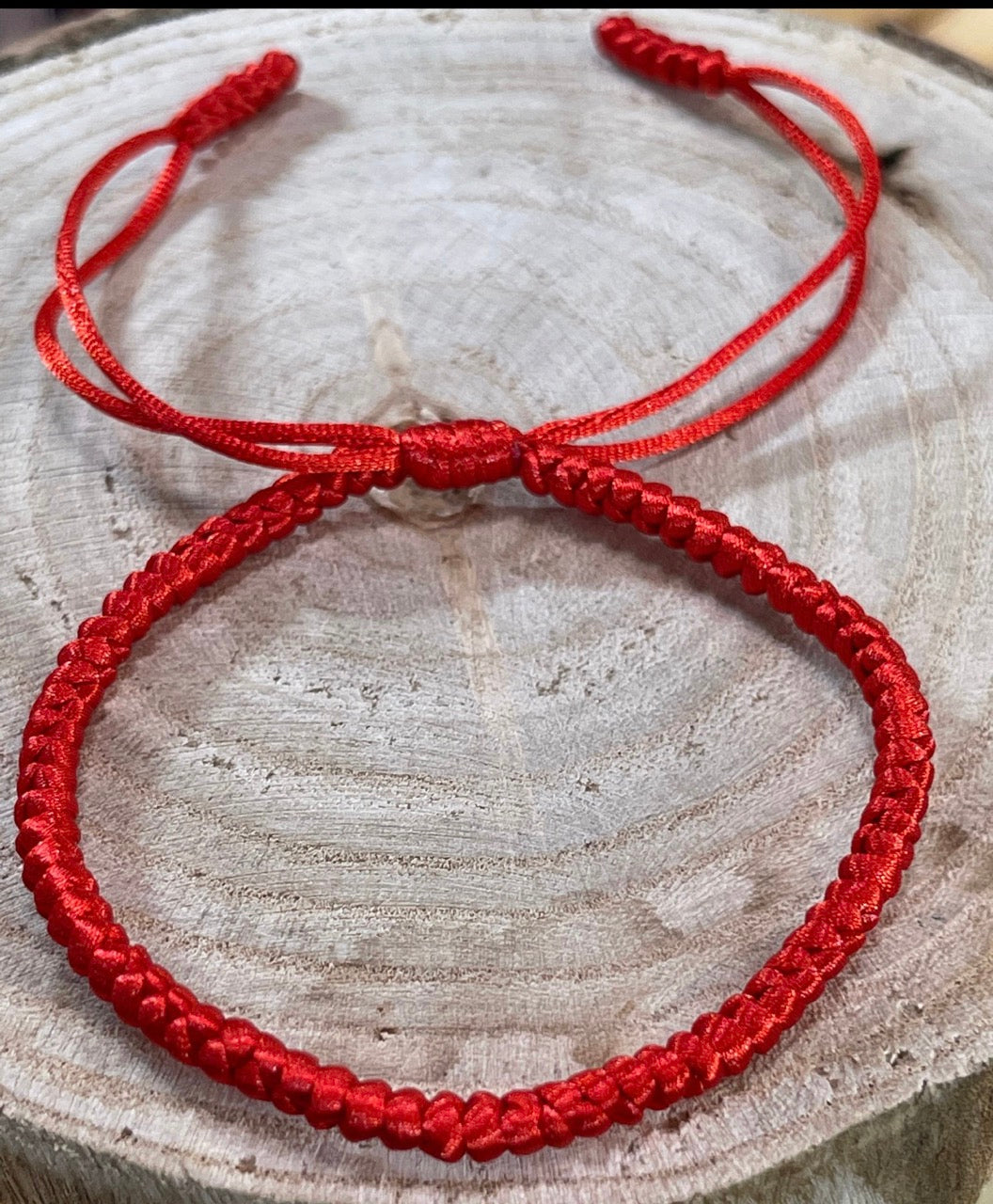 Bracelet rouge de protection