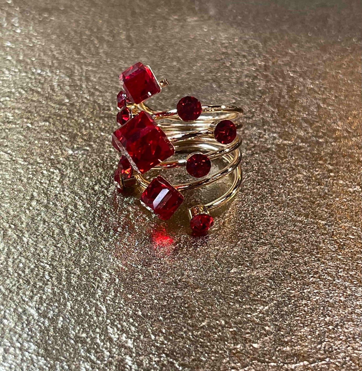 Bague fantaisies pierres rouges