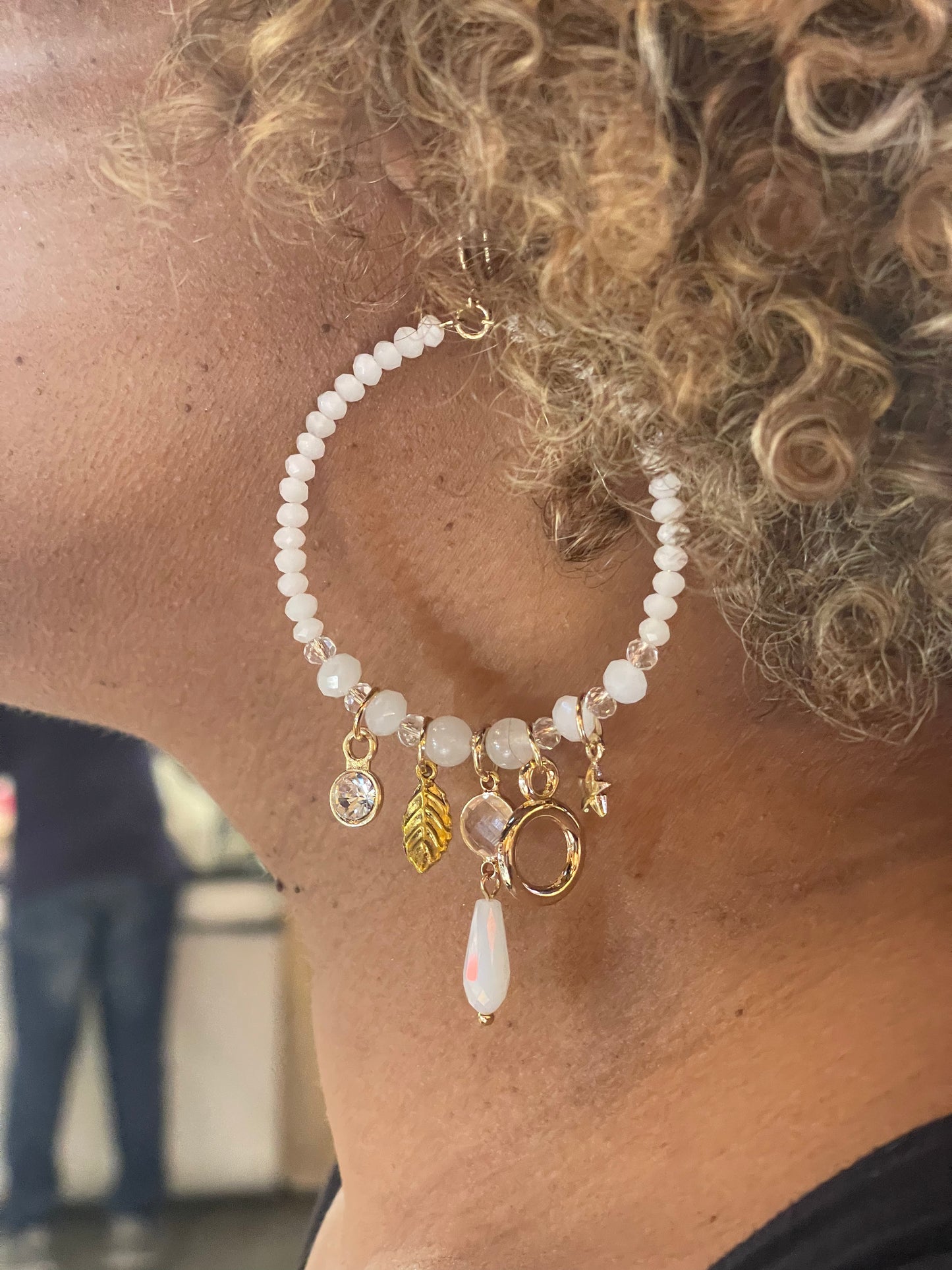 Boucles en pierre de soleil