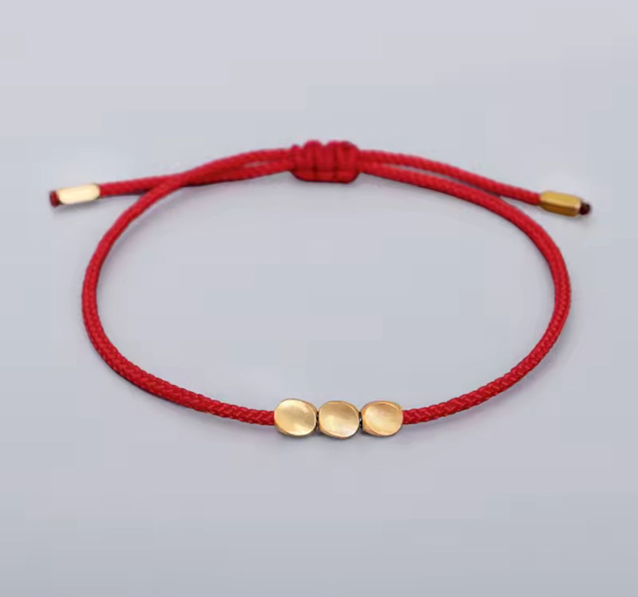Bracelet fil rouge