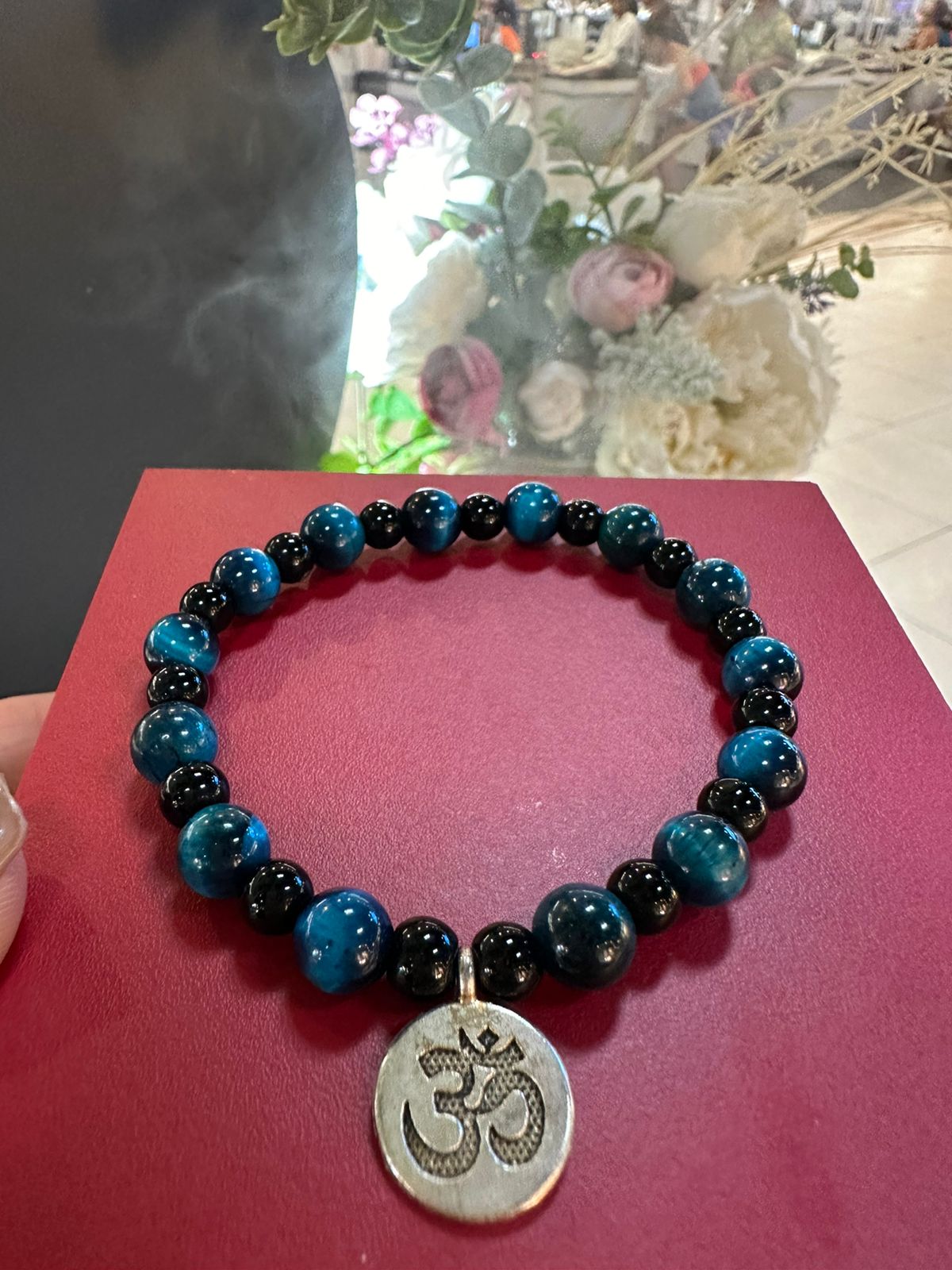 Bracelet oeil de tigre bleu OM